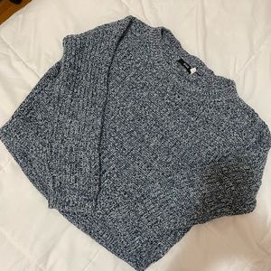 CROPPED CHUNKY KNIT SWEATER